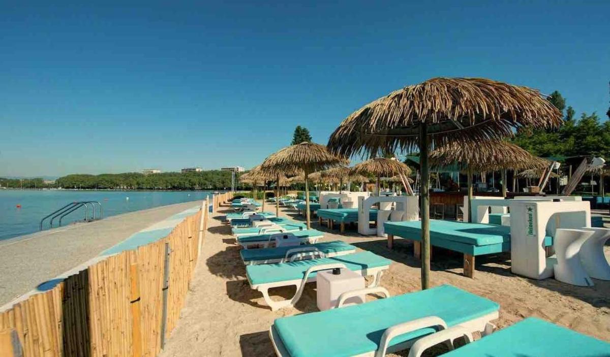 Golden Beach Parking Proche Du Lac Annecy Zewnętrze zdjęcie